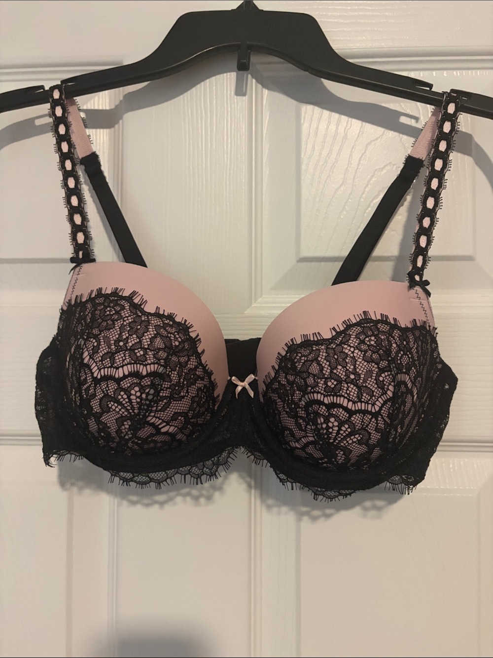 NWT Victoria's Secret Dream Angels Pink and Black Lace Push-Up Bra 36C
